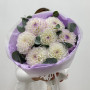 7 бело-лиловых георгин с эвкалиптом фото 3